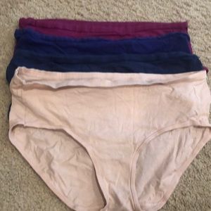 Bundle of 4 Pairs of Hanes Underwear